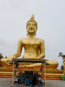 【パタヤ 観光】おすすめ　ビッグブッダ　黄金に輝く仏像 「ワットプラヤイ」