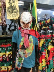 【パタヤ 買い物】安い！ ナイトバザール　現地ならではのディスプレイも見れます。 Pattaya Night Bazaar